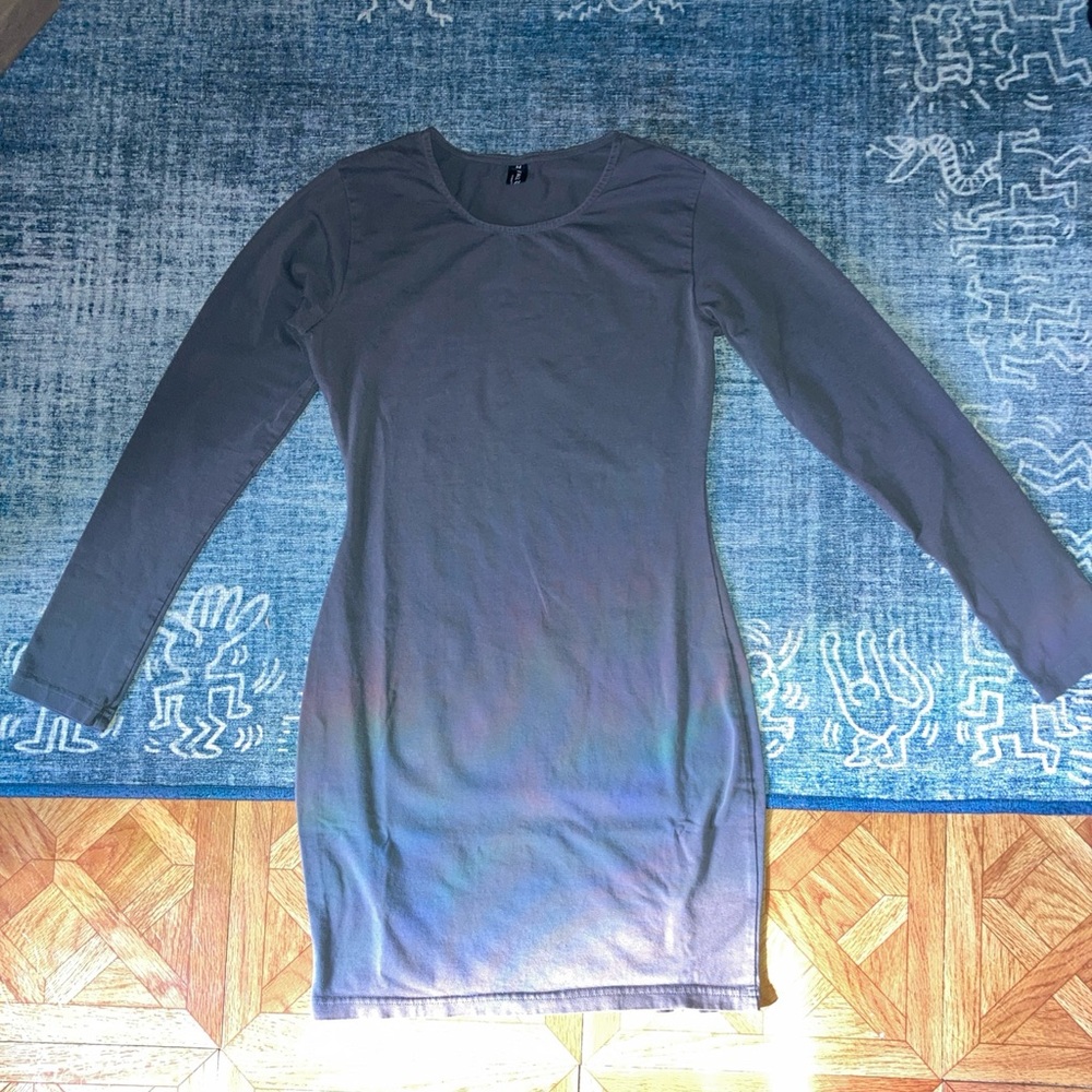 Grey Long Sleeve Crew Neck Body-Con Dress Medium Face Face